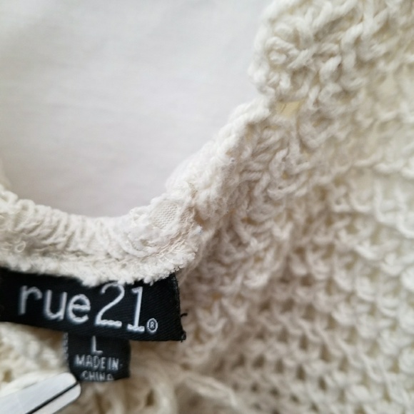 Cream Macrame & Lace Crop Top - Picture 2 of 8